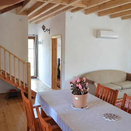 New Age Sedir Evi Vila